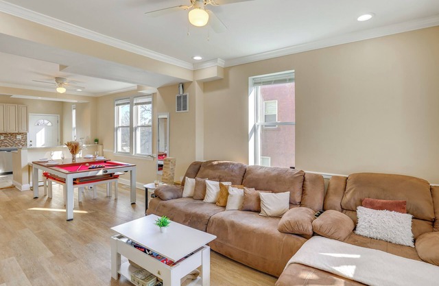 Play Pool or Relax on Deck: Baltimore City Escape!