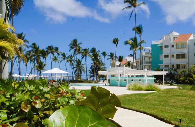 Playa Turquesa 3 BR oceanview, pools, high speed wifi