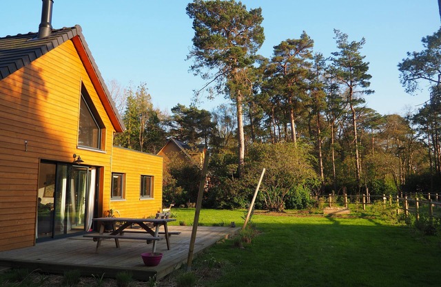 Pleasant wooden house 2 minutes from the sea in the middle of a pine forest