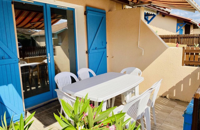 Pleasant 7-person bungalow near beach and center (152)