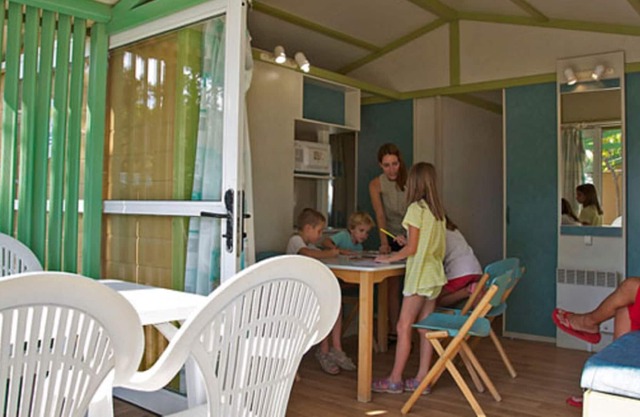 Pleasant chalet with a nice covered terrace, near the beach