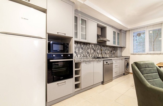 Pleasant Flat Close to Various Malls in Seyrantepe