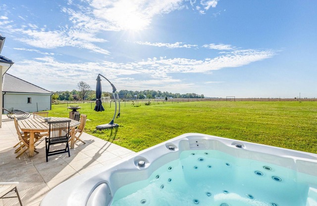 Pleasant cottage in the Seine Valley at the gates of Vexin Normand.