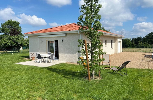 Pleasant gîte in Auvergne, 20 min. from Clermont Ferrand