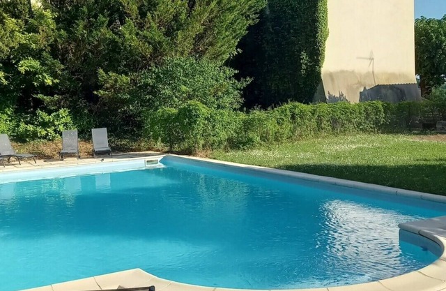 Pleasant "Lily" Room/Apartment at Clos de Parranquet, with swimming pool.