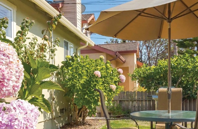 Pleasure Point Cottage #A- pet friendly