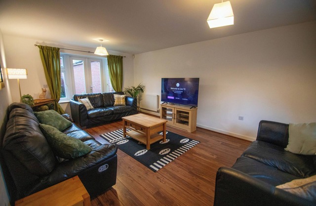 Plough House - Andover - Sleeps 10