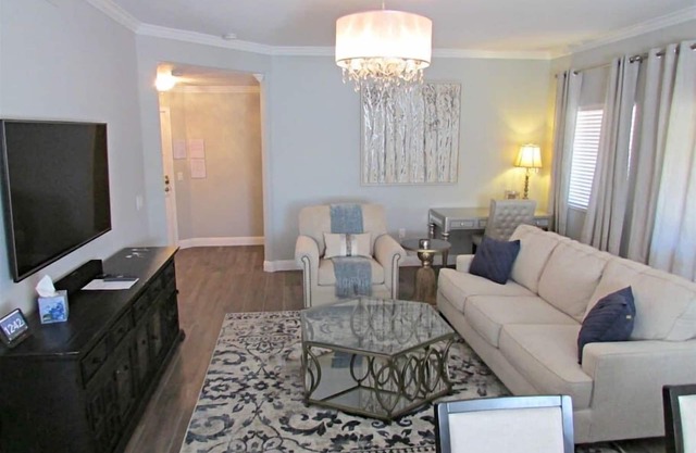 Plush gated condo w/heated pool, near Westworld
