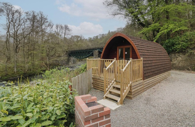 POD NO 5, pet friendly, character holiday cottage in Keswick