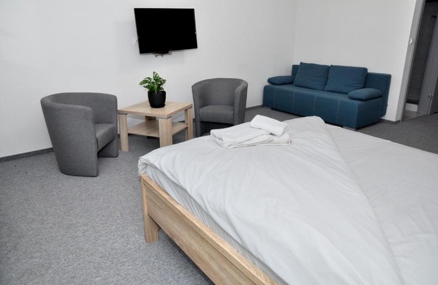 Pokoje, Apartamenty, Restauracja Marcus