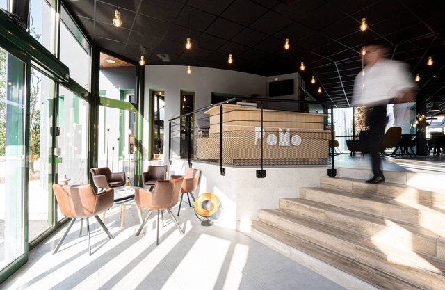 PoMo Hotel & Restaurant