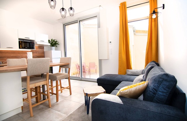 Pompidou Residence – apt 101 garden