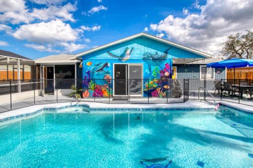Pool and Hot Tub - Under The Sea