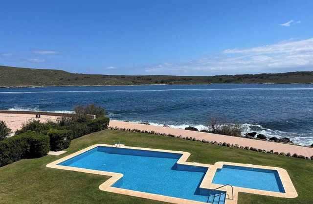Pool and sea views in Fornells