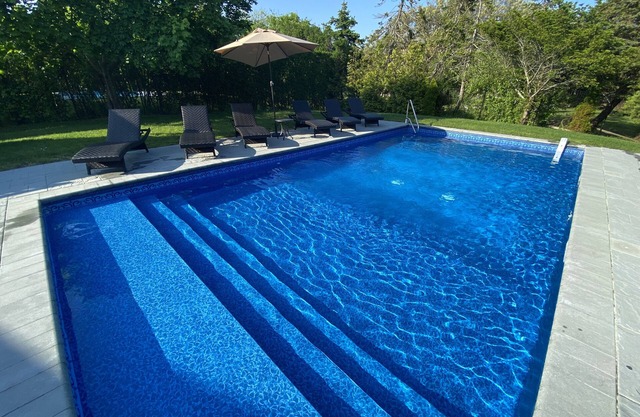 Pool, Beach and Hot Tub.what else do you need for the best summer ever?!