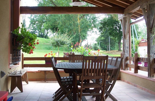 Pool, family rooms, breakfast