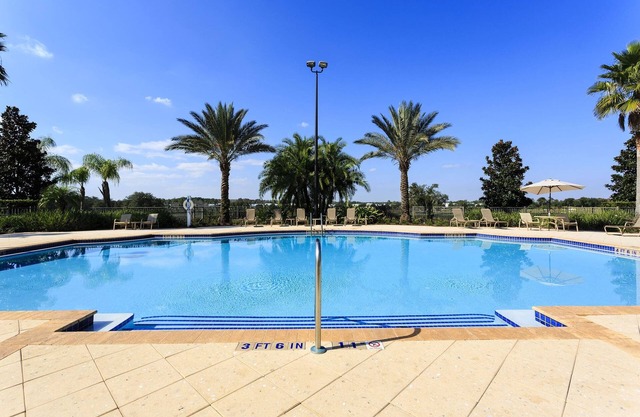 Pool, Golf Course & Reunion view! 6MI to Disney