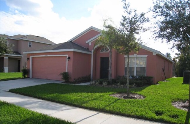 POOL HOME. PROMO RATES. CLOSE TO THEME PARKS + GOLF. EXTREMELY CLEAN. WIFI & BBQ
