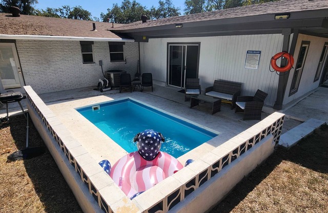Pool! Mins to Downtown & Alamo - Casa Relajante