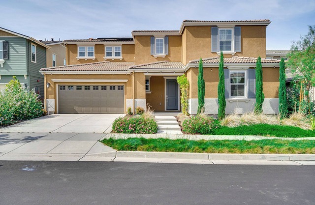 Pool Paradise: Spacious Tracy Home w/Yard!