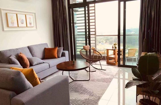 Pool View Condo/Near Senibong Cove, Mid Valley & CIQ/中文房东