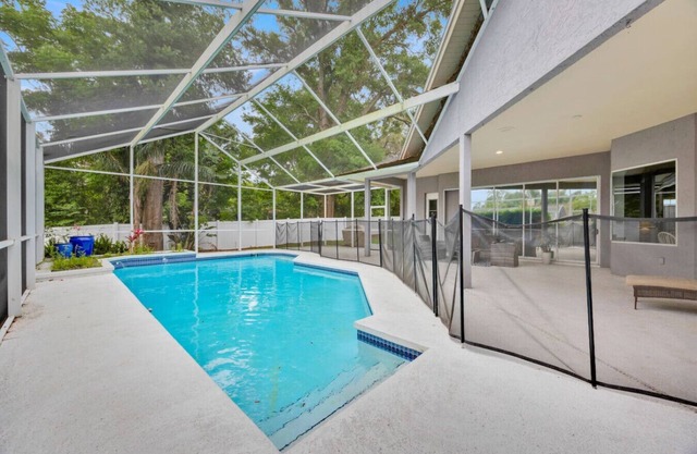 Poolside Paradise | 30 Min From Disney | Pool | Patio
