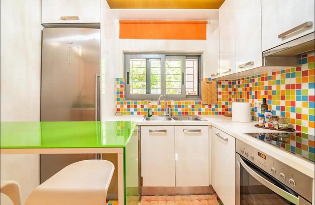 Pop Art Home - Experience Local Vibes