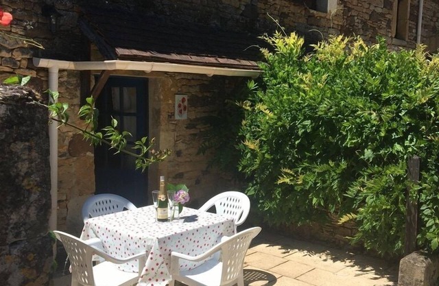 Poppy 4* - Quiet and relaxing cottage in a courtyard, perfect for families
