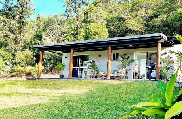 Port Douglas ~ Hidden Gem~ Trezise Cottage in Mowbray