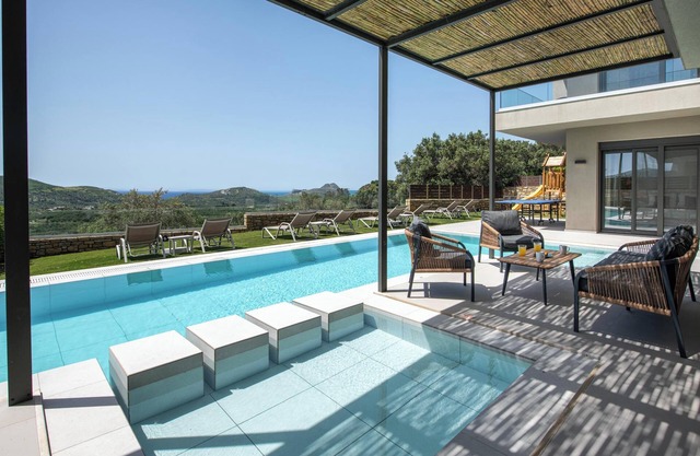 Porti Aphrodite 1 - A Stylish Eco Villa near beaches