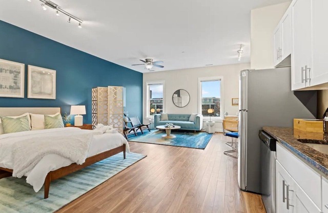 ⚜Posh Old Town Studio Apt w/Complimentary Parking⚜