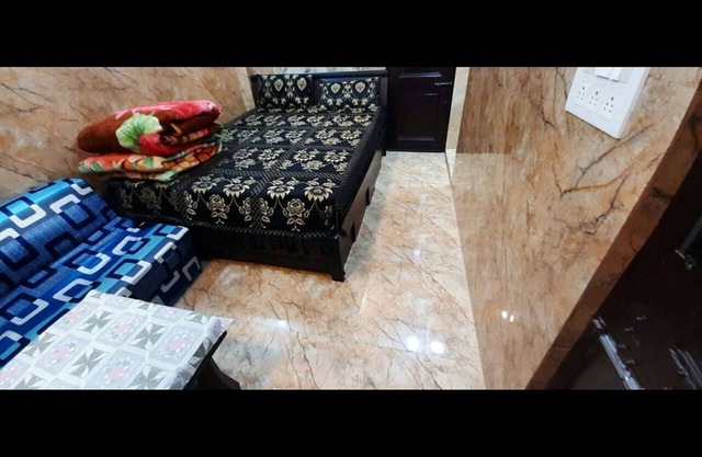 Posh S Delhi Foreigners Area, Lajpat Nagar