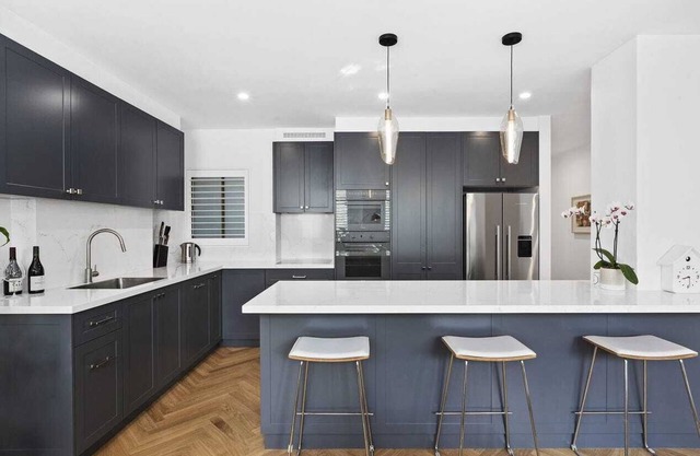 Potts Point — Stylish and Spacious Retreat 2BR