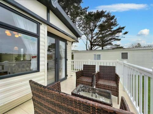 Pottsville Cabin Sleeps 4 with Deck