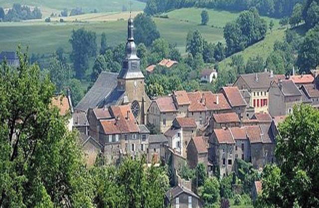 Pour Vivre au Calme et le Repos Dans Village Renaissance de Caractère,