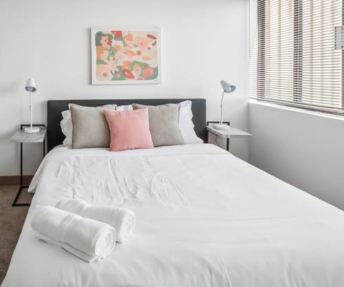 Pp 1301 Modern Corporate 2br, Pool, Gym