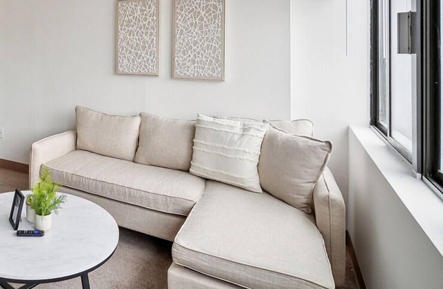 PP 501 Harrisburg Gem 2br, Pool, Parking