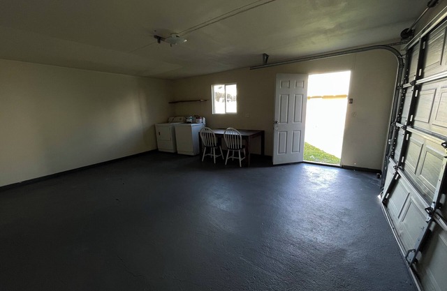 Practical & Cozy 2Bed/1Bath Unit
