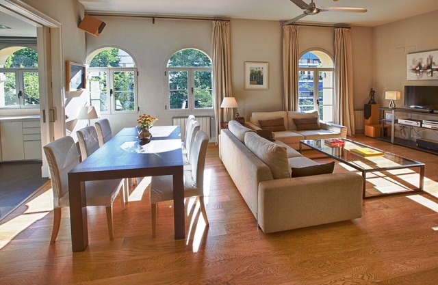 PRADA PENTHOUSE (terrace, free WIFI, A/C, central, spacious, bright, elegant)