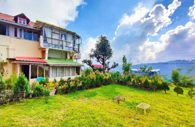 Prashant Homestay Nainital - Panoramic Lake View Wifi Kitchen Garden in Nainital
