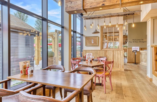 Premier Inn Milton Keynes - Willen Lake