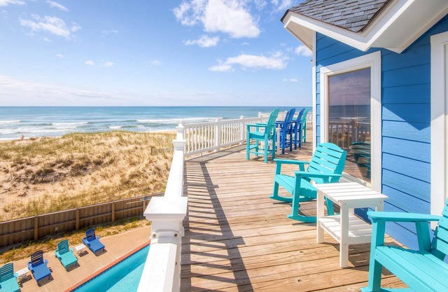 Premier Oceanfront w/Pool, Hot Tub, Elevator, Game and Theater Rooms, Tiki Bar