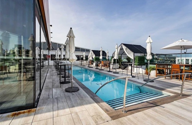 Premium hotel inspired condo in the heart of downtown Toronto