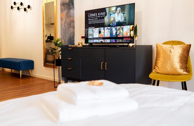 Premium Studio - 1 Min to HBF