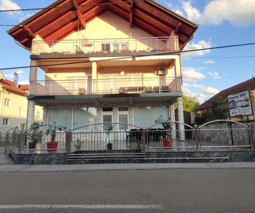 Prenoćiste Borik