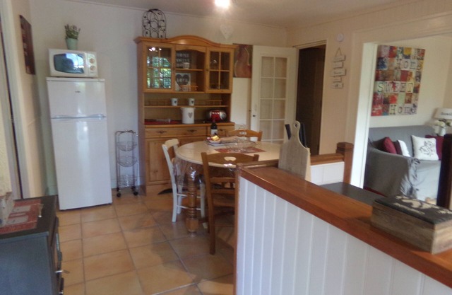 Pretty detached house. not overlooked, swimming pool. near Sarlat/Rocamadour