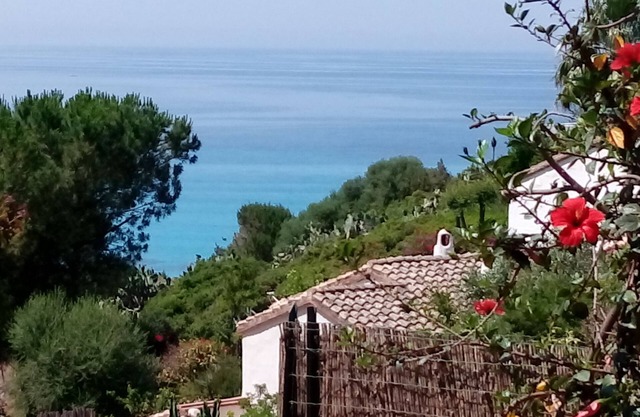 Pretty House 2 bedrooms 5mn walk to the beach