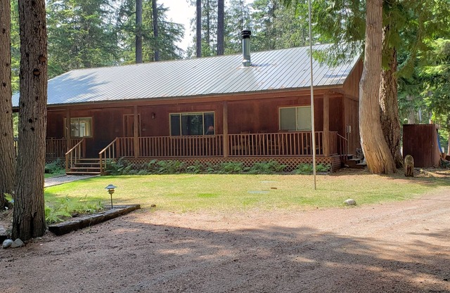Priest Lake Cavanaugh Bay Cabin