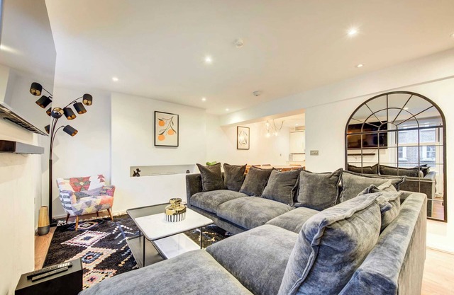 Prime Location Marylebone 4 Bed Designer Flat