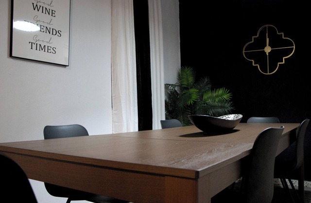 Prime Spot Getaway - Peaceful and quiet close to everything you need.